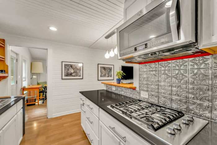 East Side Blue Bonnet w/ pool & hot tub — 1605ALAMOST-BLUSHOUSE--52910