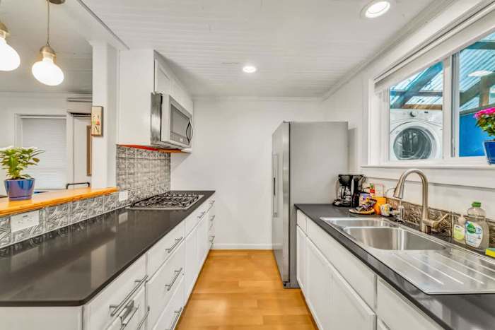 East Side Blue Bonnet w/ pool & hot tub — 1605ALAMOST-BLUSHOUSE--52913