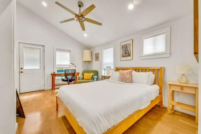 East Side Blue Bonnet w/ pool & hot tub — 1605ALAMOST-BLUSHOUSE--52922