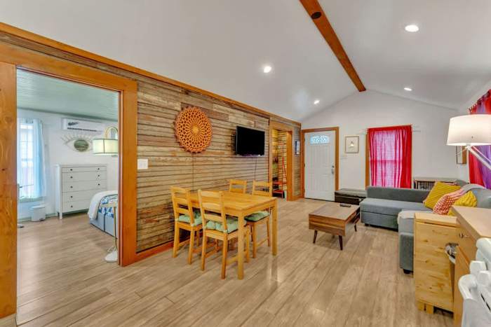 Pink Bungalow | Pool & Hot Tub! — _AR52285