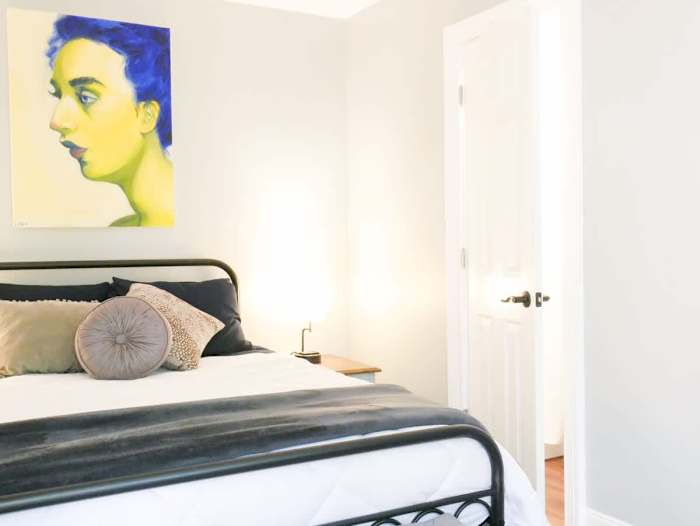 Newly Renovated Studio, Pet-Friendly, Steps to