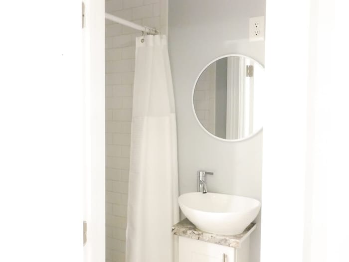 Newly Renovated Studio, Pet-Friendly, Steps to