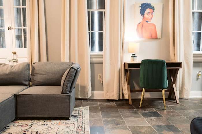 1529 Dumaine Contemporary Charming home