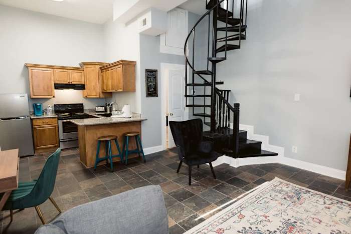 1529 Dumaine Contemporary Charming home