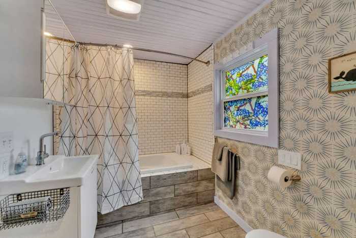The Hartyard | 3 Houses! | Pool & Hot Tub — 79124-269739-1ZHL0GP0xQ0UxCNtFsUbTp--26Go9dSVJgULYjMmwdUQ-66dcd59b19e87