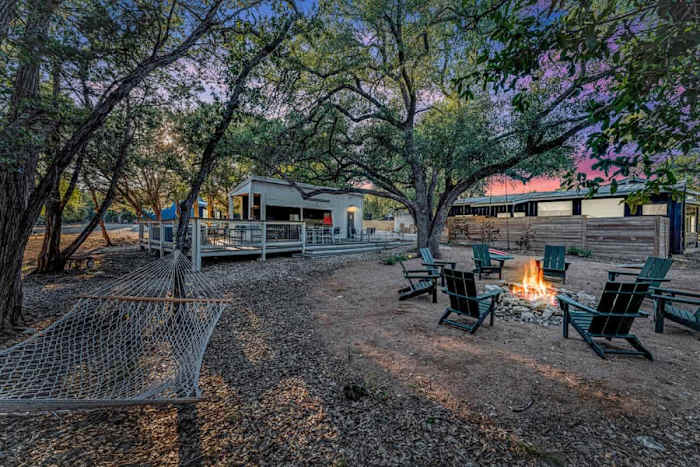 2 BR Lodge | Hot Tub | Fire Pit | Near Wineries! — Clubhouse Fire Pit with Hammock