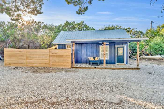 Romantic Cabin | Cowboy Pool & Patio | Near Wine! — Exterior