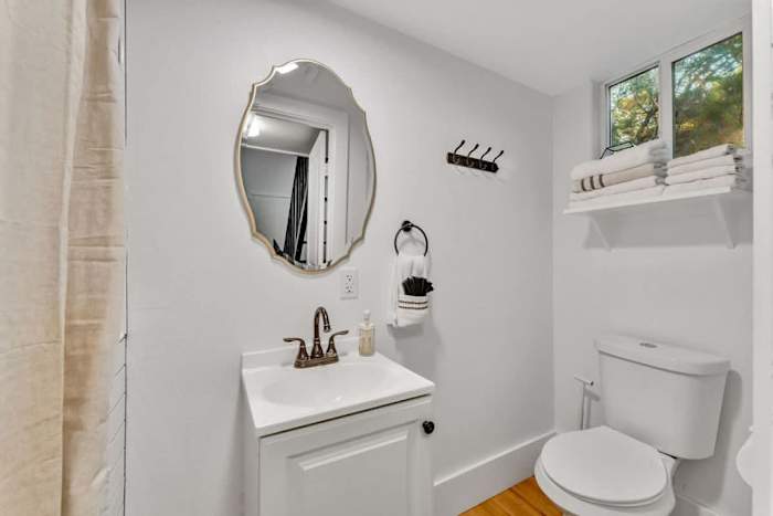 Tiny Home! | Private Cowboy Pool | Near Wimberely — Full bathroom