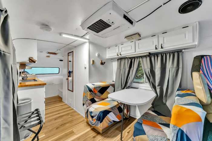 Retro RV | Chiminea | Hot Tub | Near Wineries — RV Interior