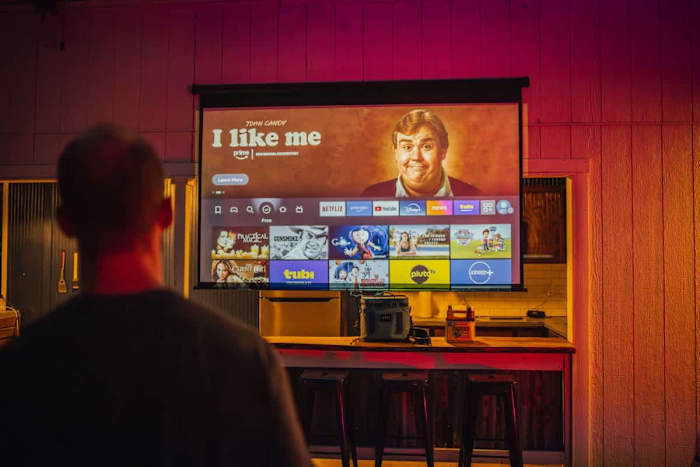 Sleeps 20+| Hot Tubs | Cowboy Pools | Projector TV — Bring out the projector for your favorite movies, shows, or sports team