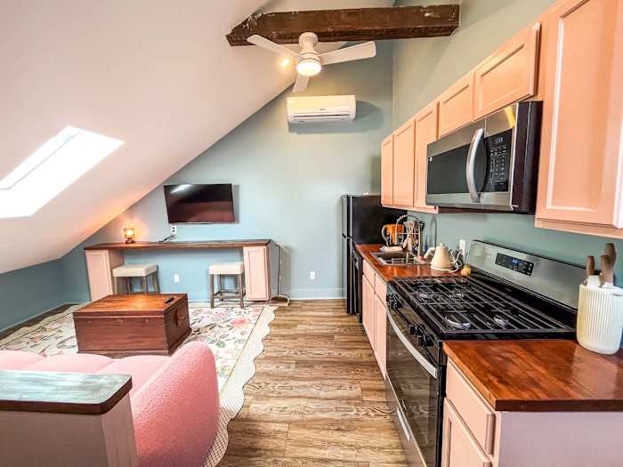 Pool & Pets Welcome: Loft by French Quarter
