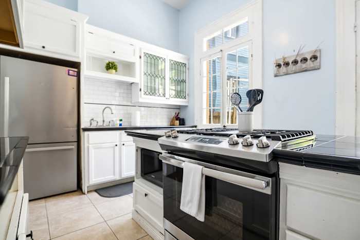 Artsy East Austin 5 Bedroom