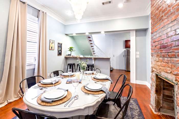 St Ann Home - Great for Groups - Steps to Quarter