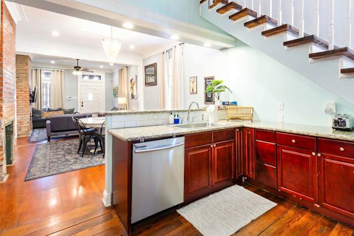 St Ann Home - Great for Groups - Steps to Quarter