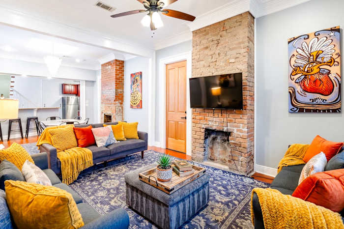 St Ann Home - Great for Groups - Steps to Quarter