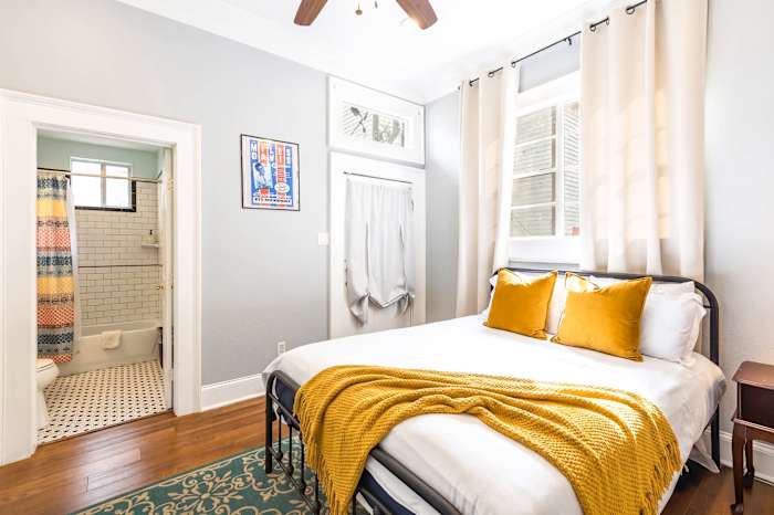 St Ann Home - Great for Groups - Steps to Quarter