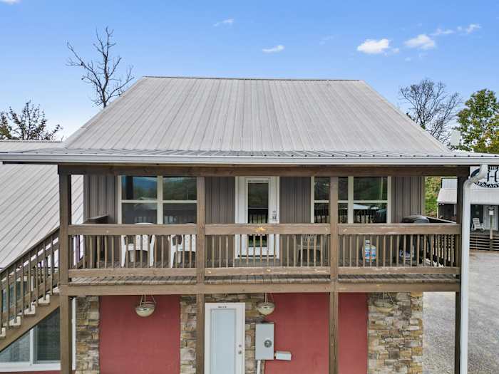 Pool Lodge photo 5