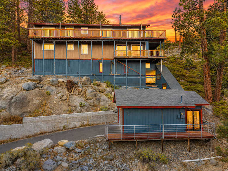 Tahoe Views + Sauna | Stair Lift | Near Heavenly