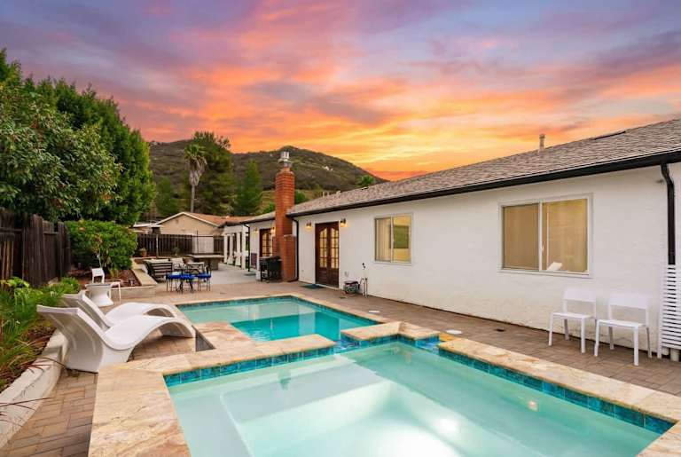Poway Retreat | Pool, Outdoor Cinema & Arcade Game