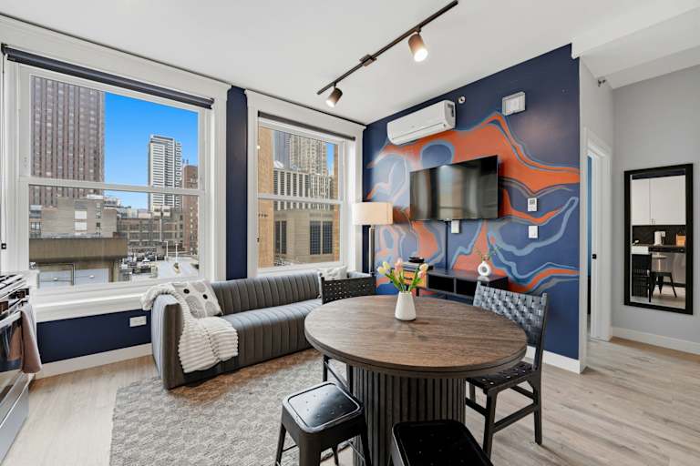 Three-bedroom, 8th floor