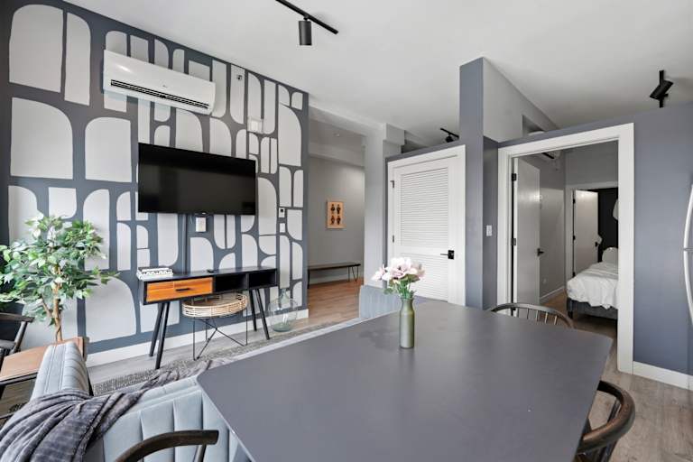 Three-bedroom, 6th floor