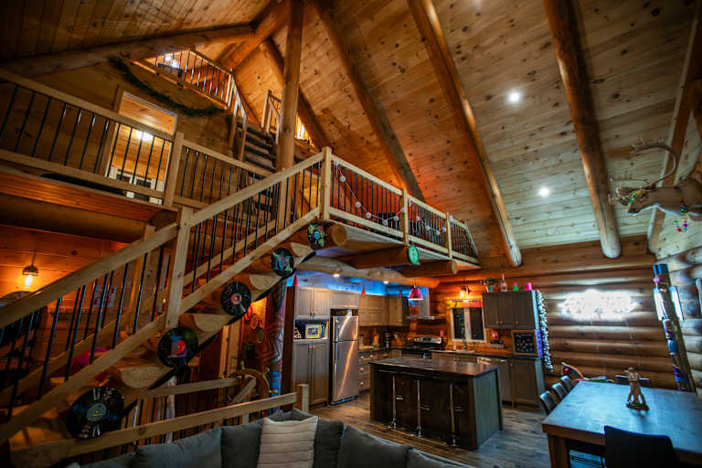 Party Time | Piscine, Spa & Montagne | The Animal