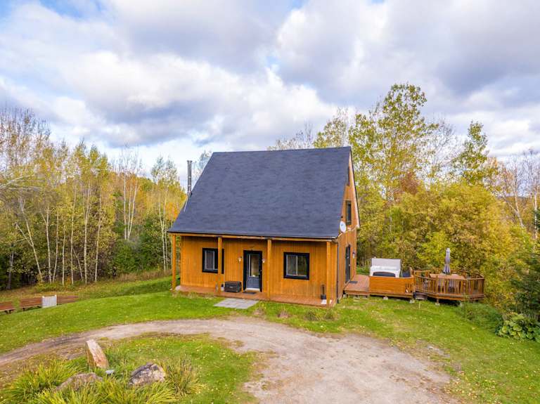 Au Chic Chalet des Chutes | Chic Cottage | Spa
