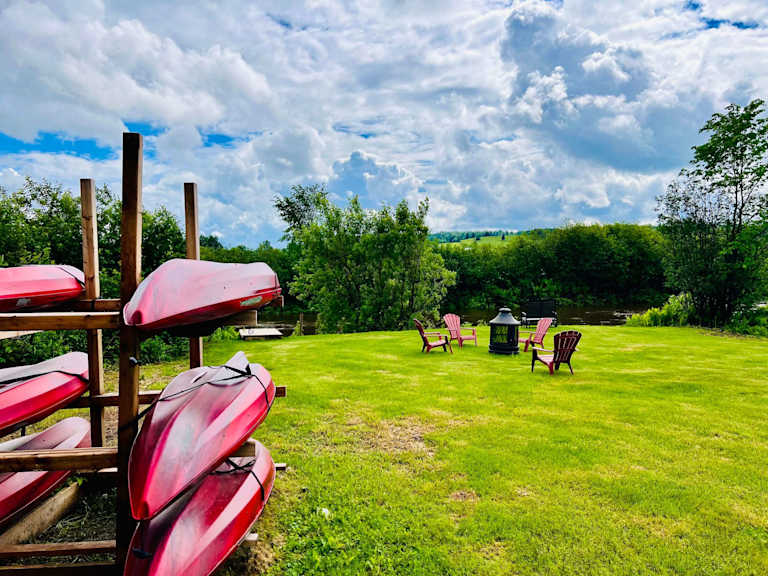 564B | Le Refuge sur le bord de la rivière