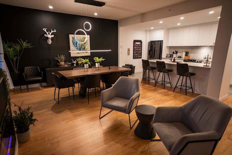 206 | Condo Moderne | Piscine & Vue Fleuve