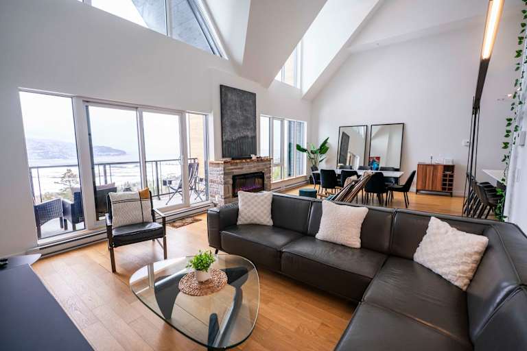 406 | Luxury Condo Le Clair-Obscur | View & Pool