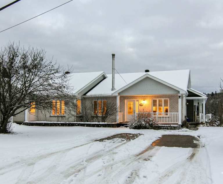 Nature, Pool Table & Water Access - Le Highland