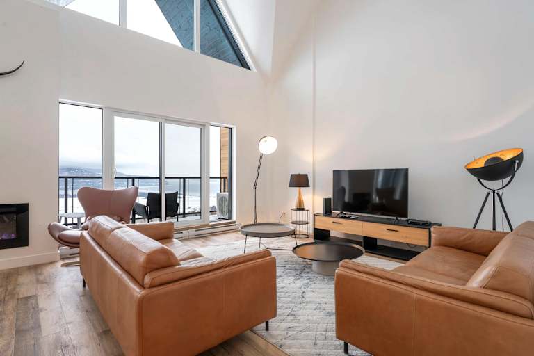 402 | Condo de Luxe Le Penthouse | Vue et Piscine