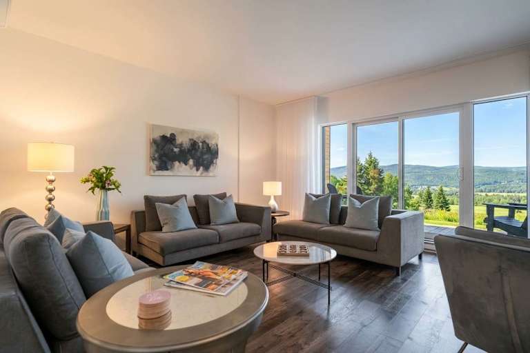 108 | Condo Chic | Vue Fleuve, Confort et Piscine