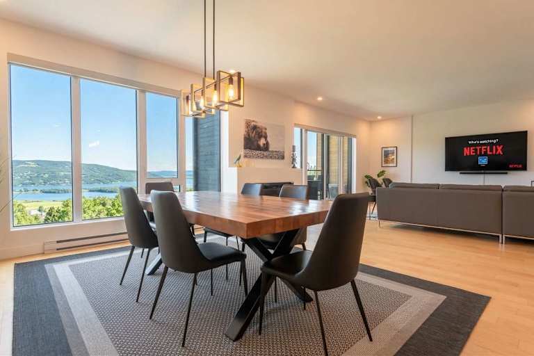 202 | Condo Élégant | Balcon, Piscine & Vue Fleuve
