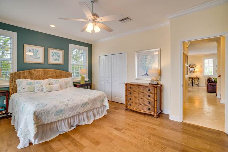 Downstairs Primary Bedroom - King Bed
