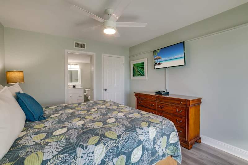 Primary Bedroom - King Bed