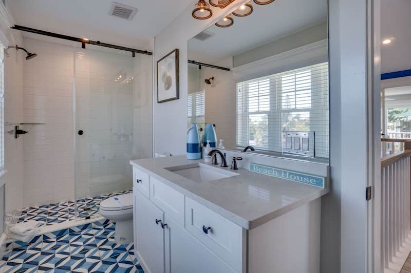 Bathroom 2 (Kids)