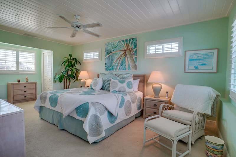 Upstairs Primary Bedroom