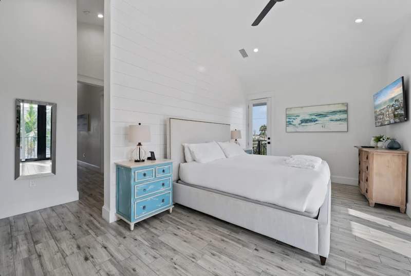 Primary Bedroom - King Bed