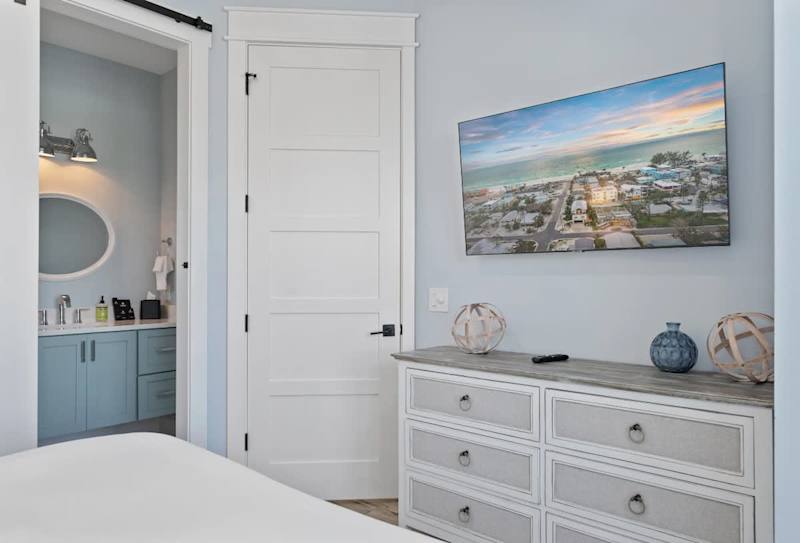 Bedroom - King Bed