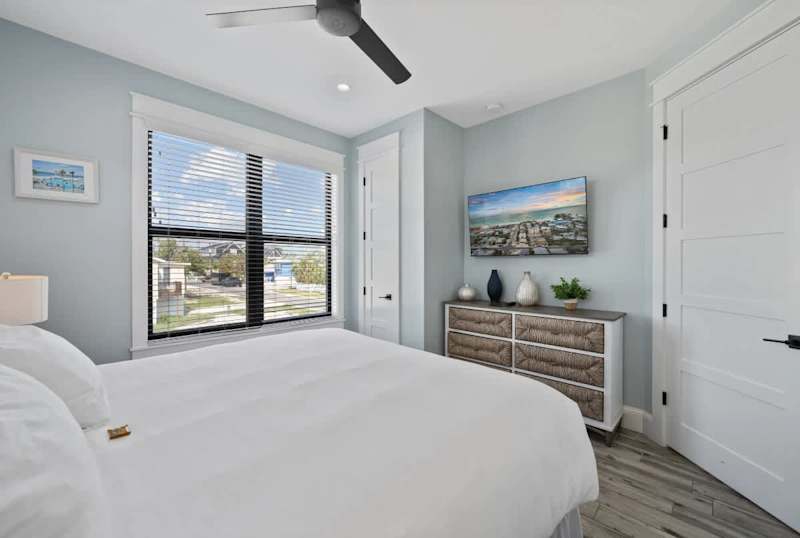 Bedroom - King Bed