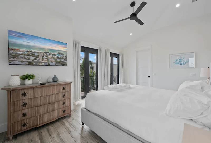 Primary Bedroom - King Bed