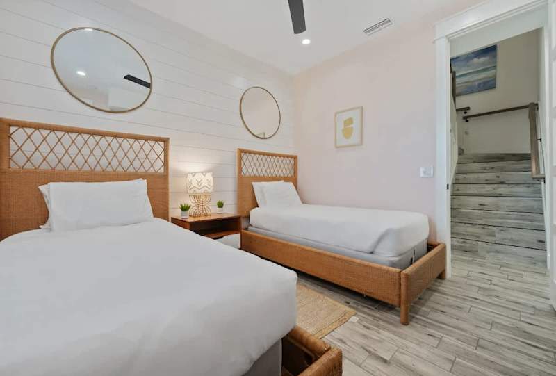 Bedroom - Twin Beds