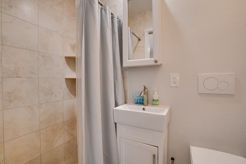 North Bathroom 2