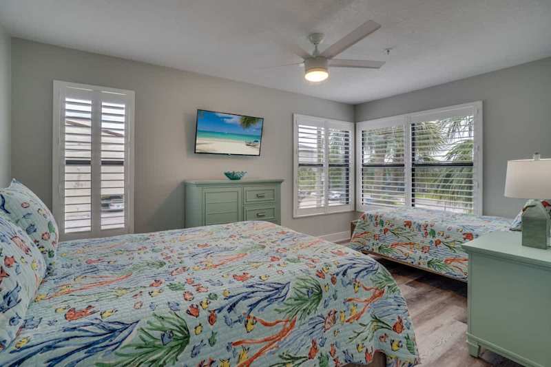 Bedroom 2 - Queen with Twin Bed