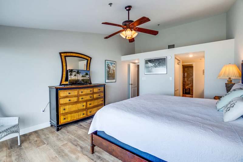 Primary Bedroom - King Bed