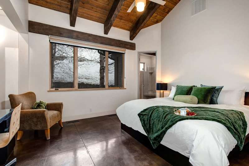 Bedroom (1 of 2)