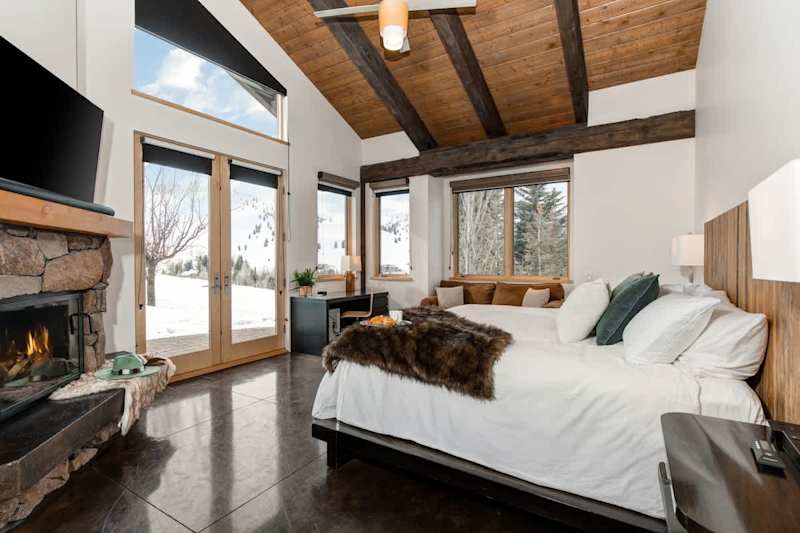 Bedroom (1 of 3)