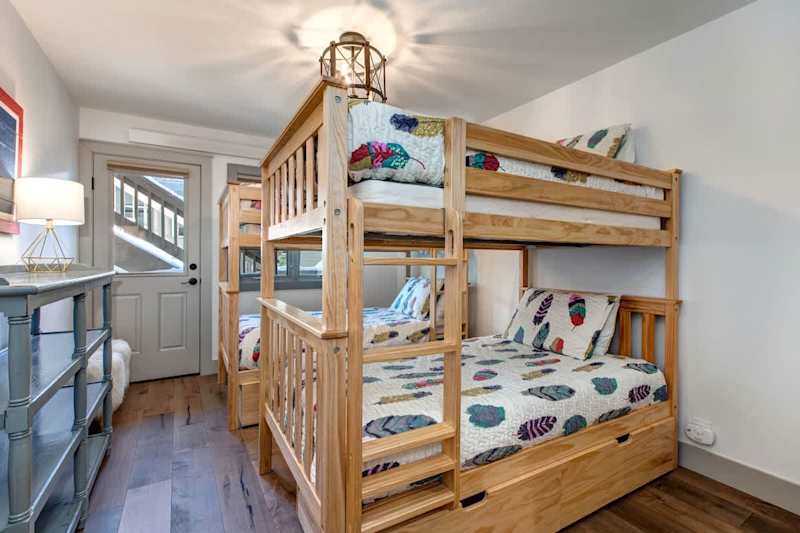 Bedroom (1 of 2)