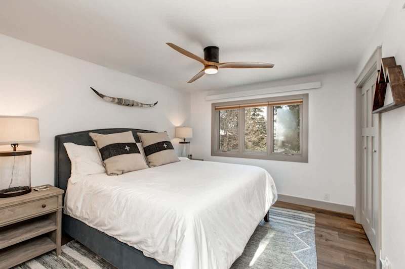 Bedroom (1 of 3)